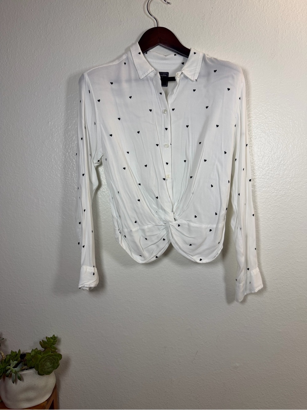 A&F Heart Print Twist-Front Button Down | Size Medium